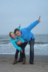 Sam en Britt uitwaaien op het strand